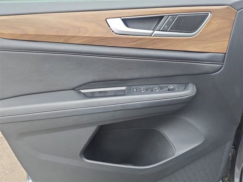 Used 2024 Volkswagen Atlas SE image 12