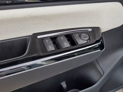 New 2026 Honda Prologue EX image 11
