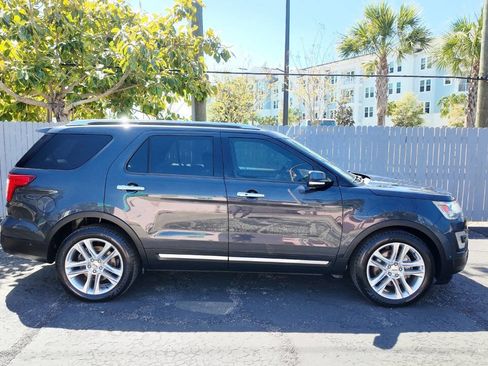 Used 2017 Ford Explorer Limited w/ Equipment Group 301A image 2