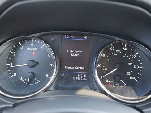 Used 2019 Nissan Rogue SV image 15