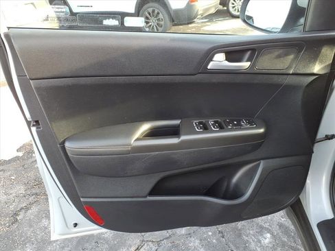 Used 2018 Kia Sportage LX image 10