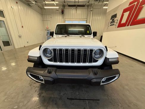 Used 2024 Jeep Wrangler Sahara w/ Dual Top Group image 15
