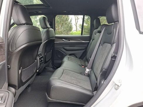 New 2026 Jeep Grand Cherokee Altitude AWD/4WD image 7
