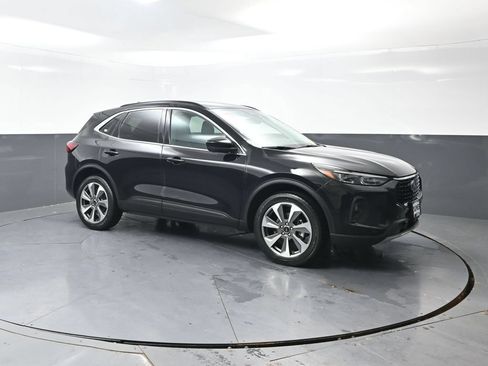 Used 2024 Ford Escape Platinum AWD/4WD image 5