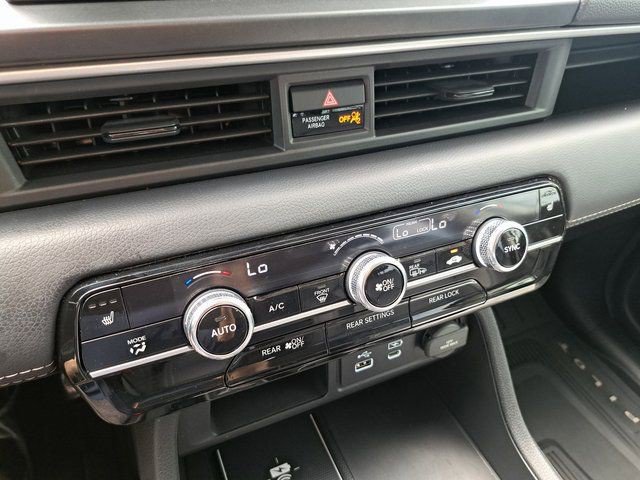 Used 2025 Honda Pilot Touring image 14