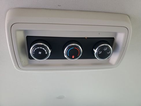 Used 2020 Dodge Grand Caravan SE w/ UConnect Hands-Free Group image 14