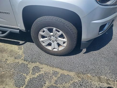 Used 2017 Chevrolet Colorado LT w/ LT Convenience Package image 5