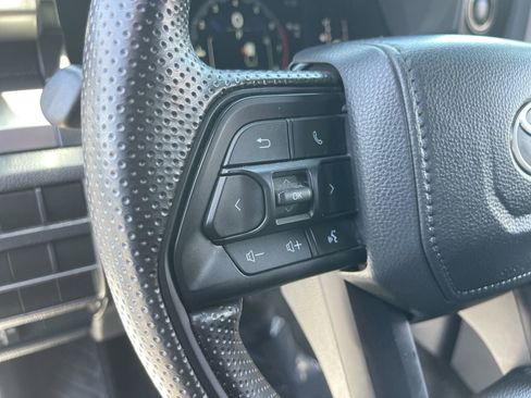 Used 2025 Toyota Tacoma SR5 AWD/4WD image 14