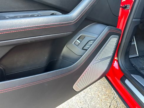 Used 2019 Lamborghini Urus image 25