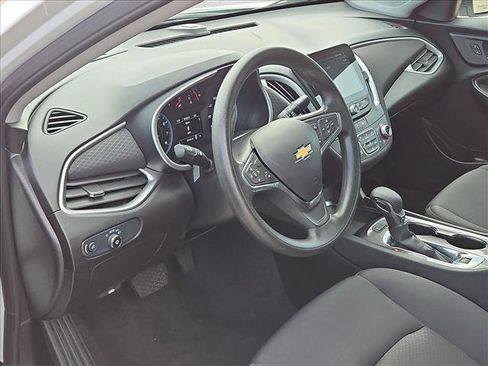 Used 2025 Chevrolet Malibu LT FWD image 9