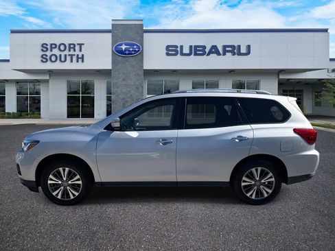 Used 2019 Nissan Pathfinder SV image 7