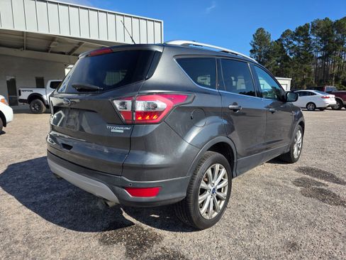 Used 2017 Ford Escape Titanium image 4