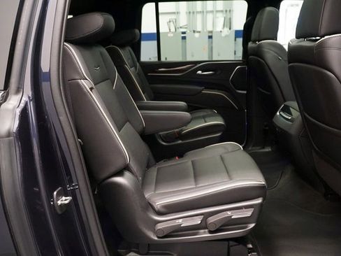 Certified 2022 Cadillac Escalade ESV Premium Luxury image 18