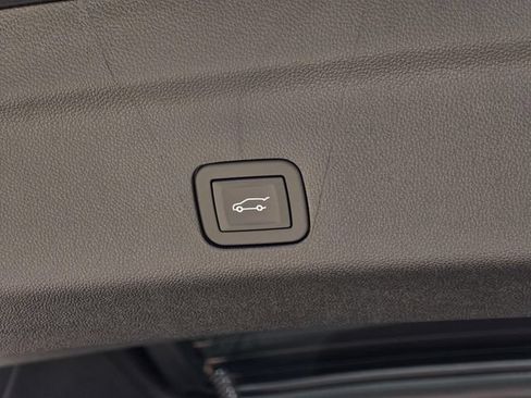 New 2026 GMC Yukon Denali Ultimate AWD/4WD image 7