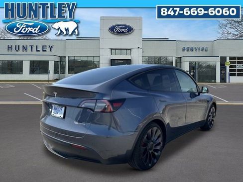 Used 2023 Tesla Model Y Performance AWD/4WD image 5