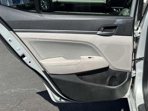 Used 2018 Hyundai Elantra SEL FWD image 11