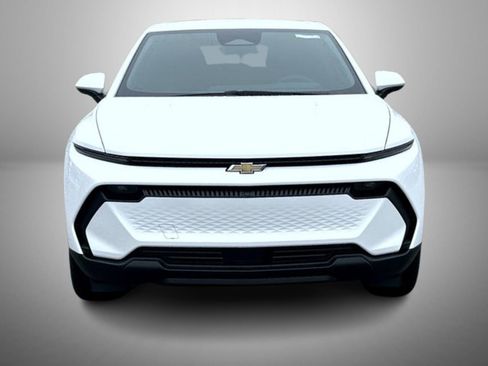 New 2026 Chevrolet Equinox EV LT image 2