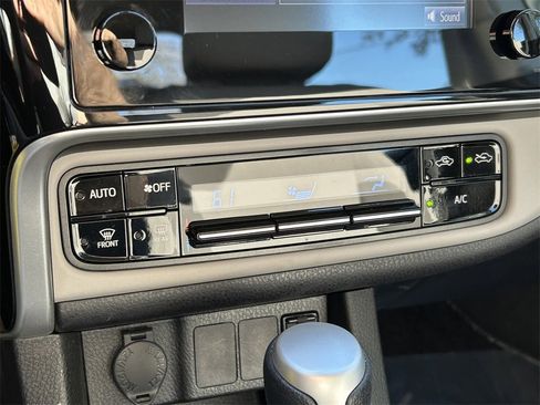 Used 2019 Toyota Corolla L image 25