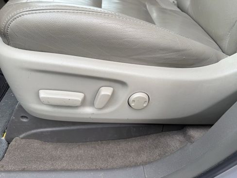 Used 2017 Toyota Sienna XLE image 11