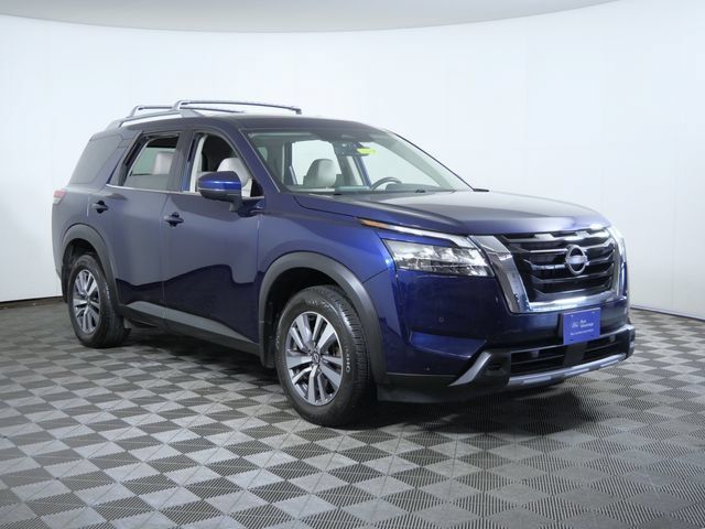 Used 2023 Nissan Pathfinder SL AWD/4WD image 1