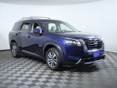 Used 2023 Nissan Pathfinder SL
