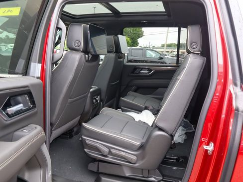 New 2026 GMC Yukon XL Elevation w/ Elevation Premium Package AWD/4WD image 11