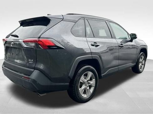 Used 2025 Toyota RAV4 XLE AWD/4WD image 5