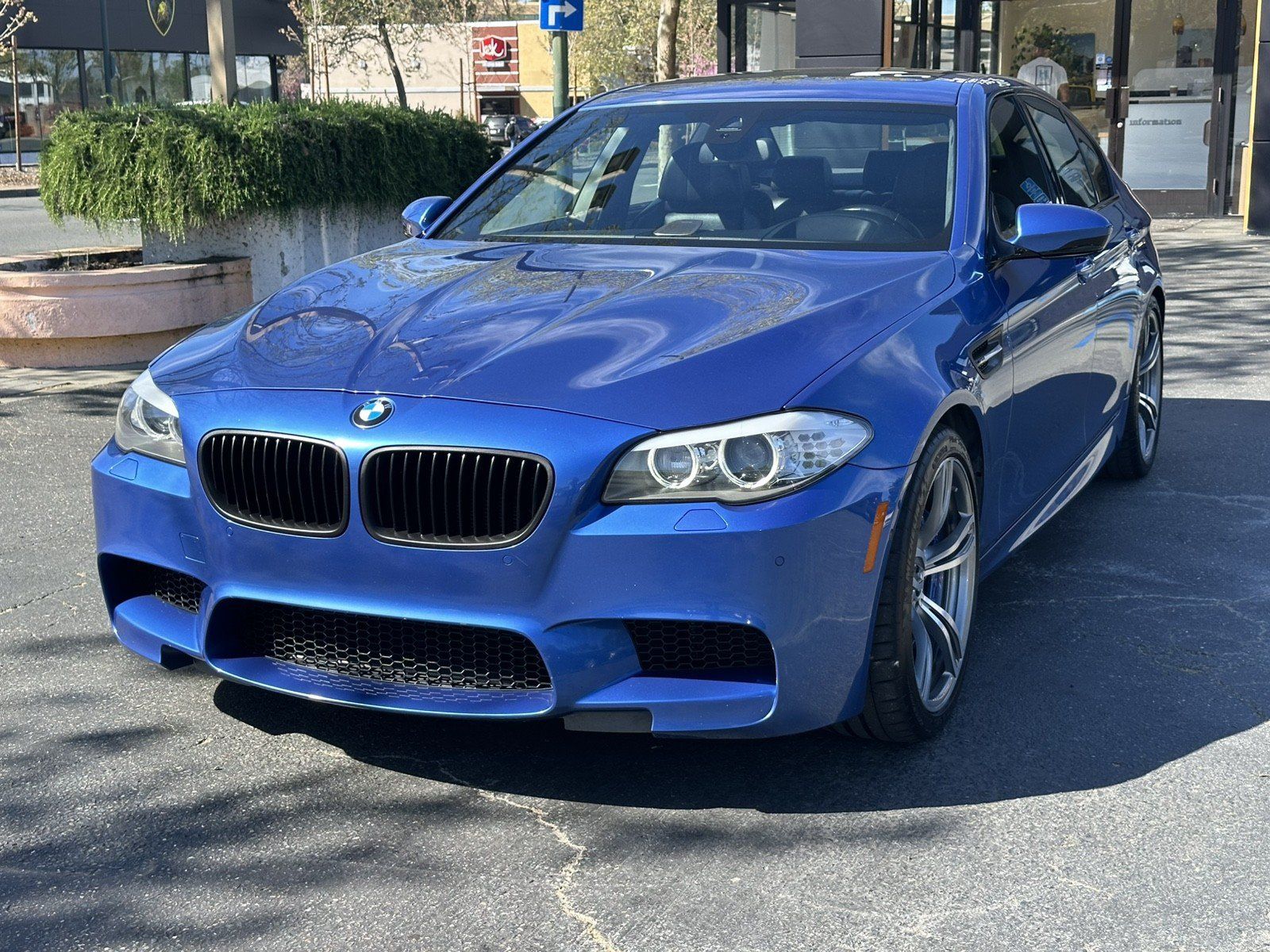 Used 2013 BMW M5 RWD image 4