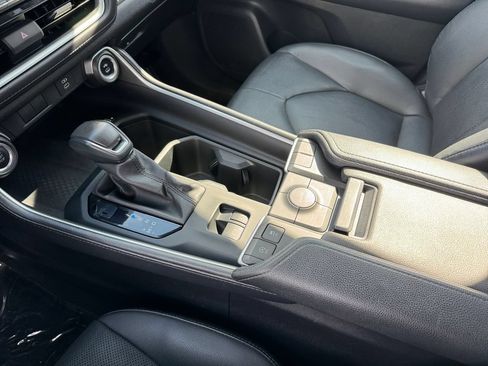 Certified 2024 Toyota Grand Highlander AWD image 26