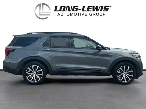 Used 2025 Ford Explorer ST-Line w/ Premium Package RWD image 8