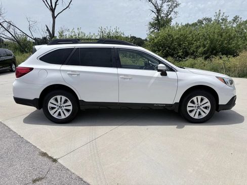 Used 2016 Subaru Outback 2.5i Premium AWD/4WD image 4