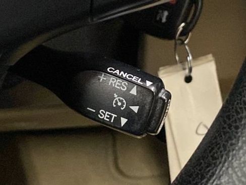 Used 2016 Toyota Camry LE FWD image 34