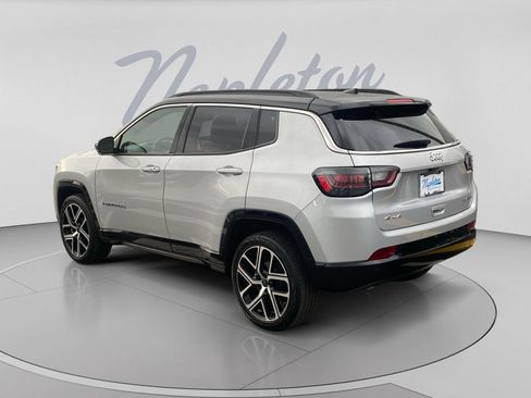 Used 2025 Jeep Compass Limited w/ Elite Group AWD/4WD image 6