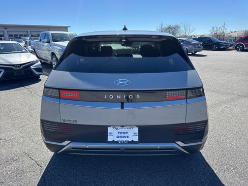 Certified 2024 Hyundai Ioniq 5 SE image 6