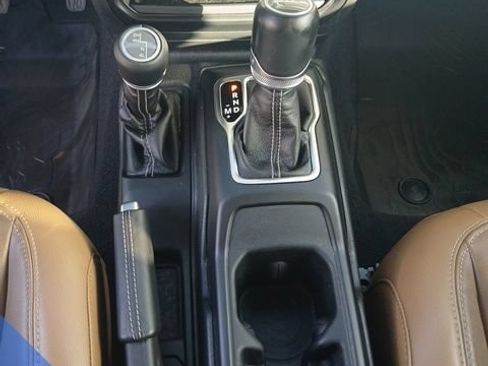 Used 2023 Jeep Gladiator Overland w/ Popular Equipment Package AWD/4WD image 20