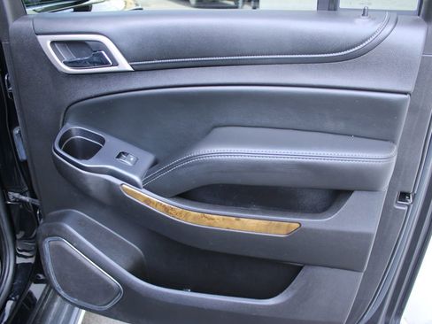 Used 2016 GMC Yukon XL Denali image 23