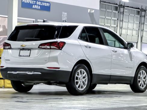 Used 2023 Chevrolet Equinox LT image 9