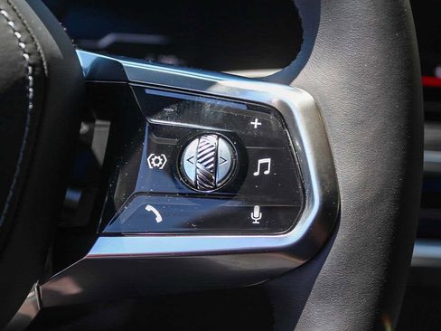 Certified 2025 BMW i7 eDrive50 w/ Executive Package RWD image 36
