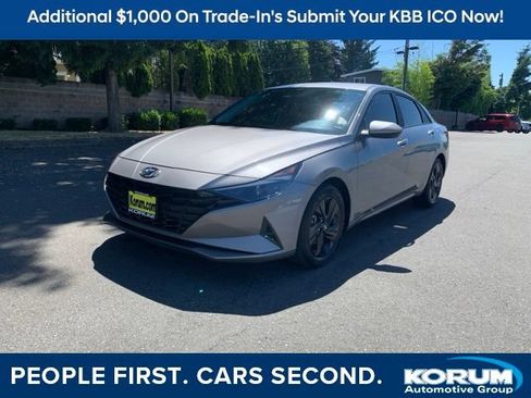 Used 2023 Hyundai Elantra SEL w/ Preferred Accessory Package FWD image 1