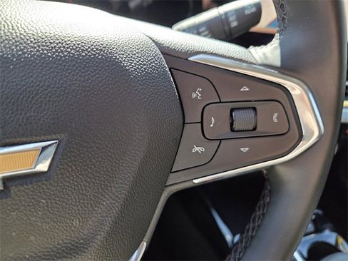 Used 2025 Chevrolet Trax LT w/ LT Convenience Package image 37