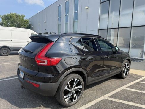 Used 2019 Volvo XC40 T5 R-Design AWD/4WD image 8