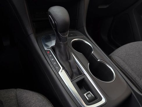 Used 2023 Chevrolet Equinox LT FWD image 19