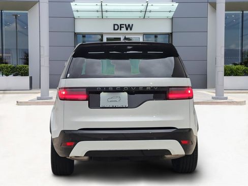 Certified 2025 Land Rover Discovery Dynamic SE image 6