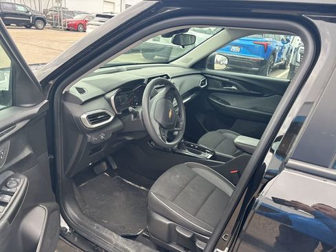 Used 2023 Chevrolet TrailBlazer LS image 13