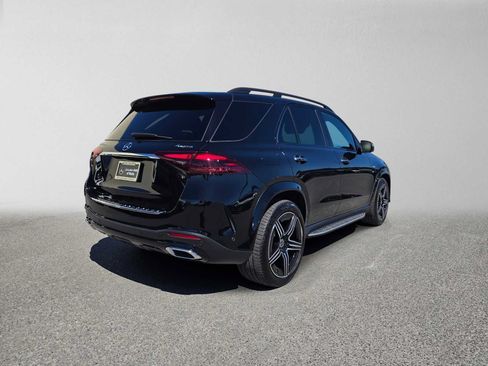 Used 2025 Mercedes-Benz GLE 450e 4MATIC image 3