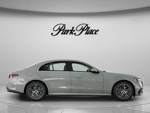New 2026 Mercedes-Benz E 350 4MATIC Sedan image 23
