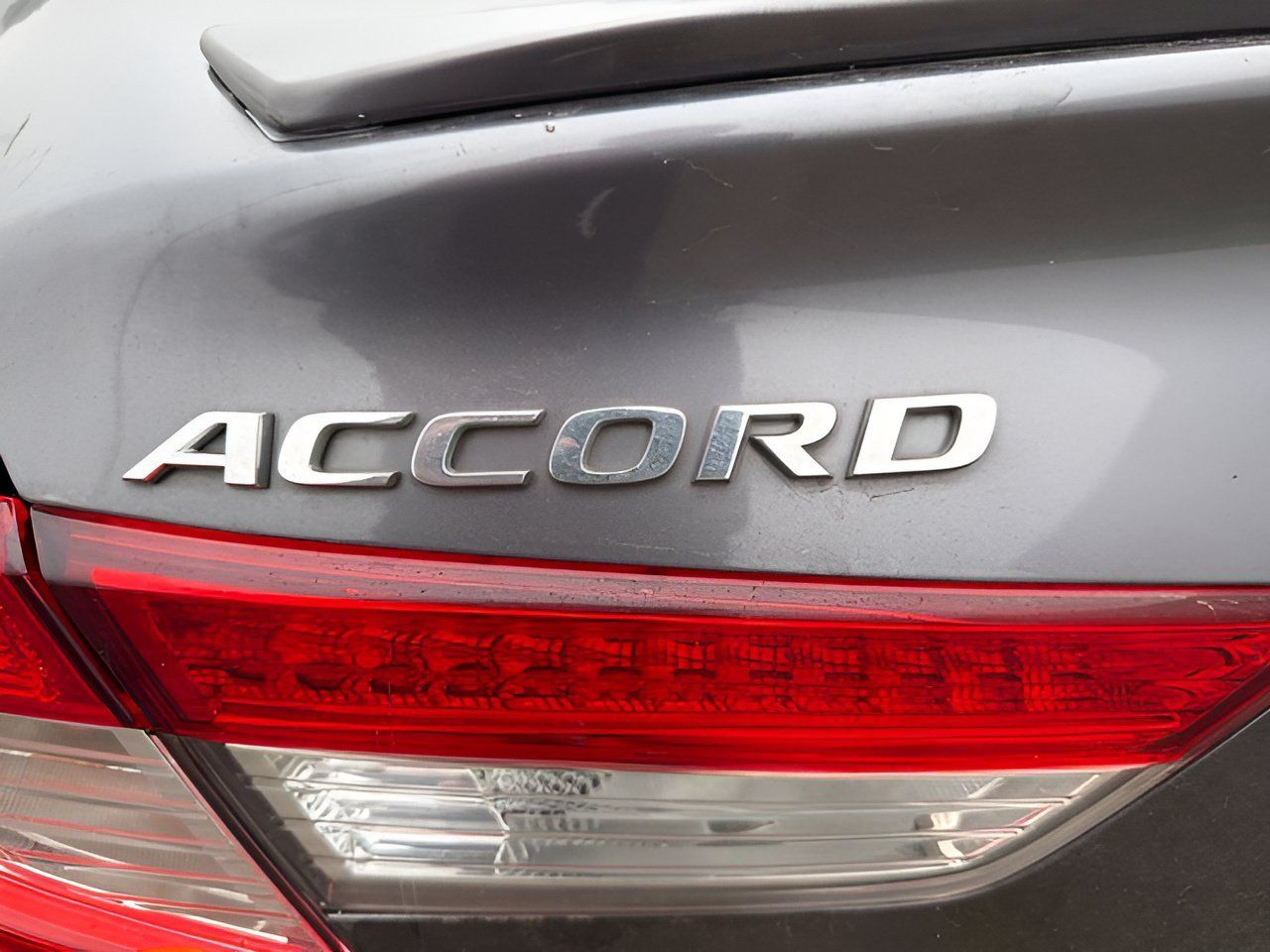 Used 2021 Honda Accord Touring image 14