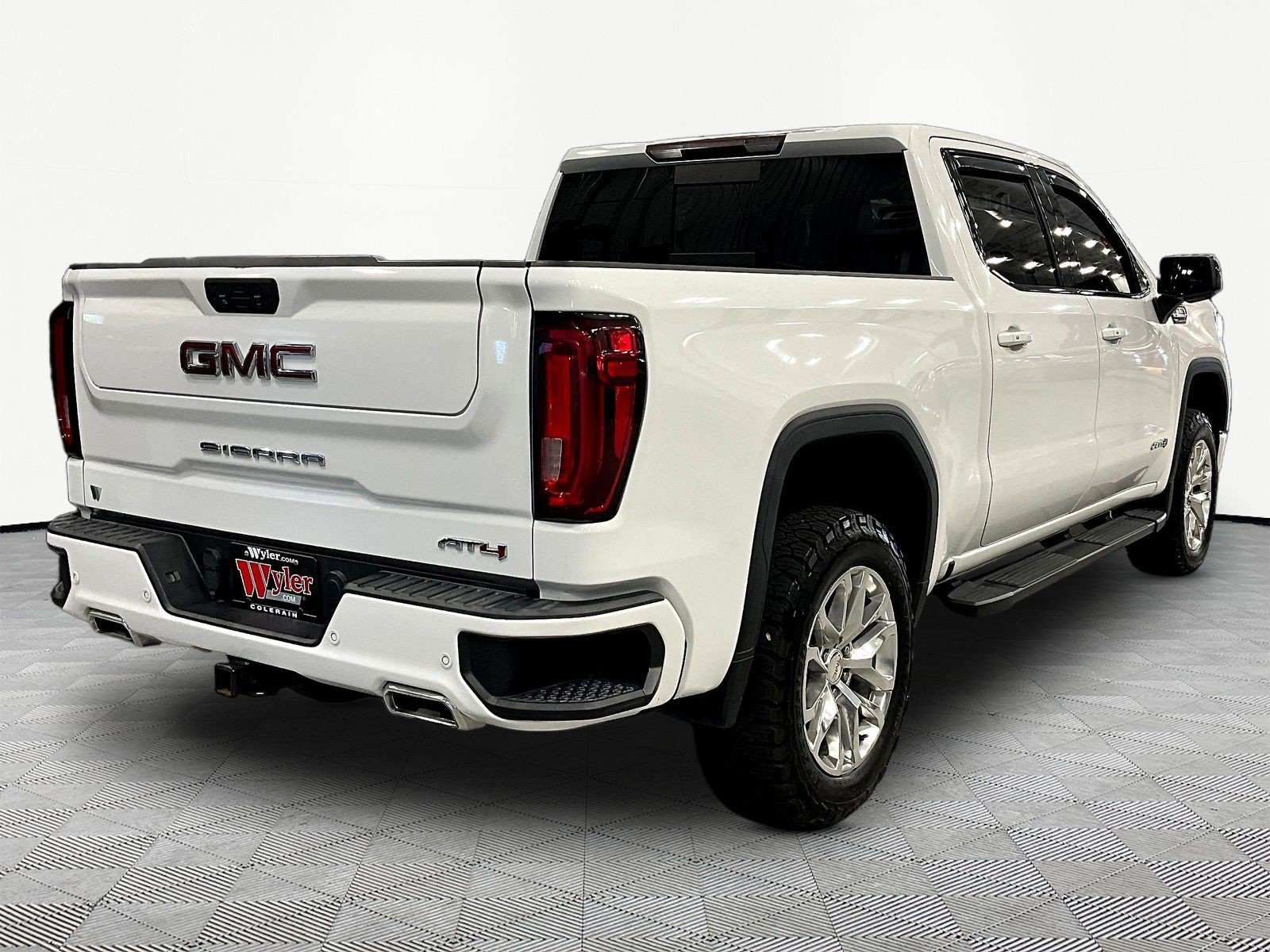 Used 2020 GMC Sierra 1500 AT4 w/ AT4 Premium Package AWD/4WD image 6