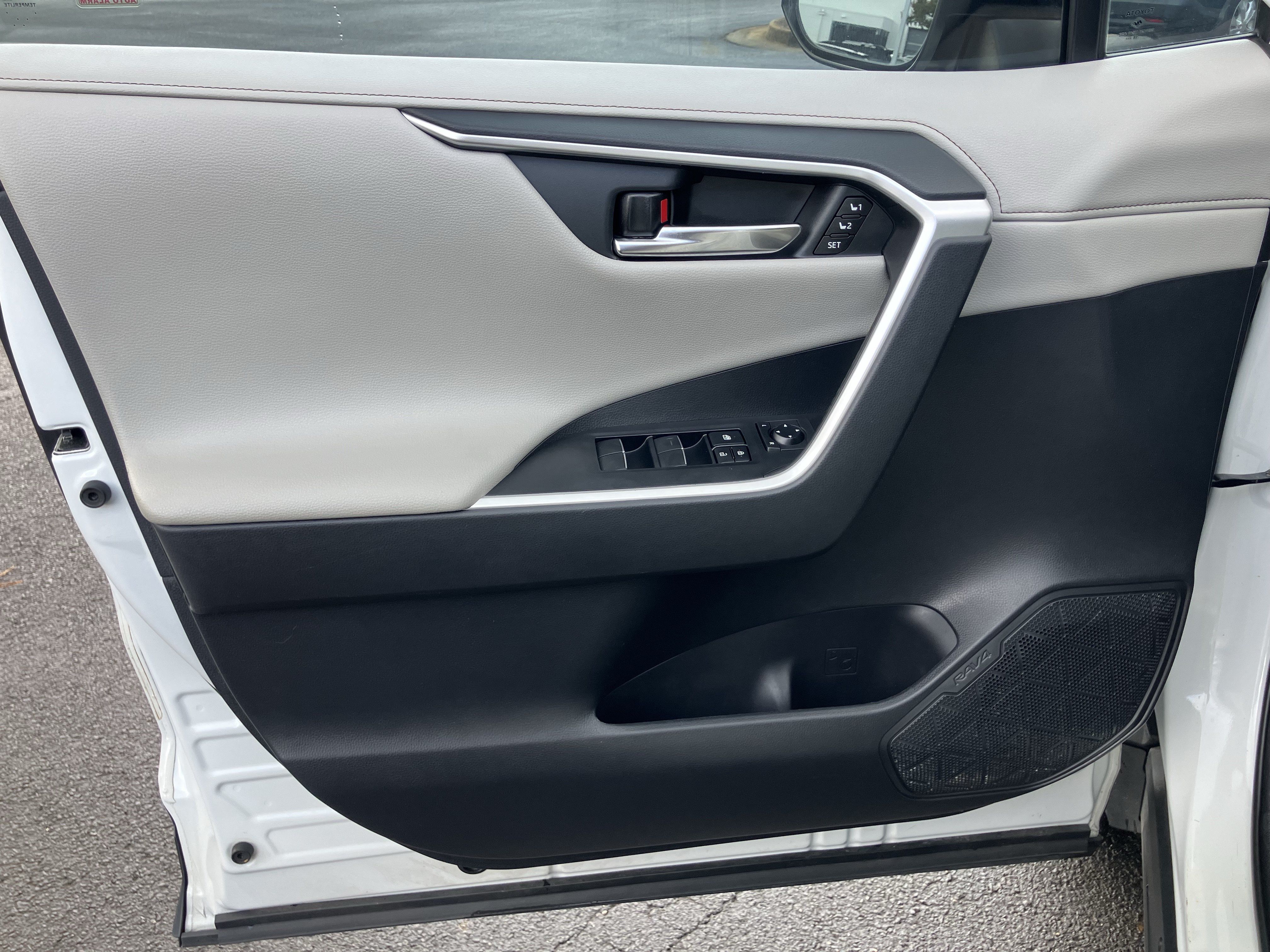 Used 2019 Toyota RAV4 Limited w/ Limited Grade Weather Package AWD/4WD image 14