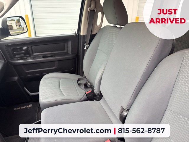 Used 2017 RAM 1500 Express AWD/4WD image 11